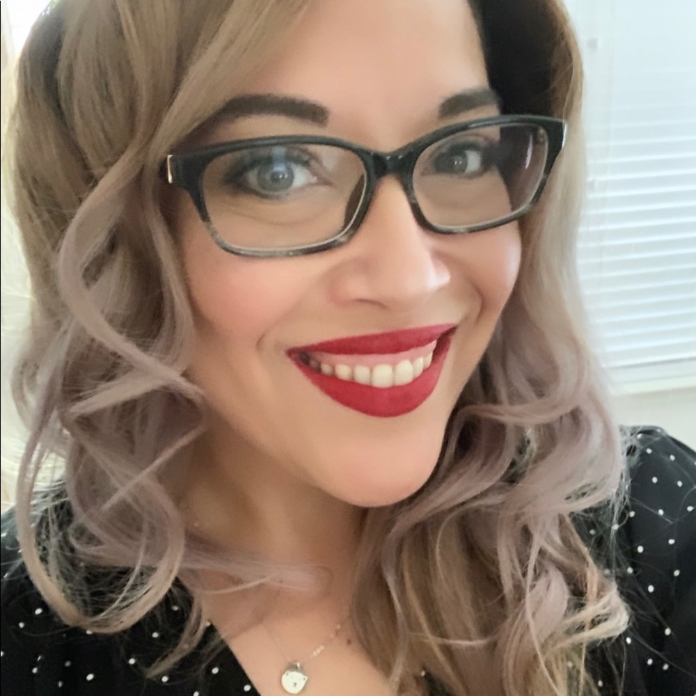 Meet your seller!! 😘💗💋 - Picture 4 of 5